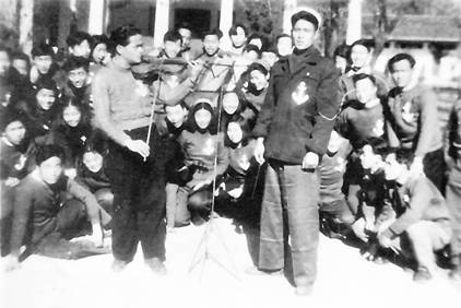 1，.1948年，艺专学生排演《黄河大合唱》。.jpeg