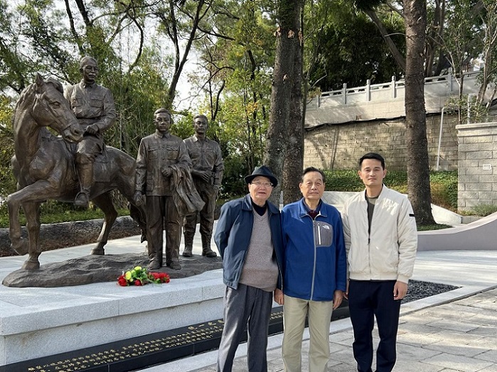 176759439130982.jpg 176757869579067.jpg